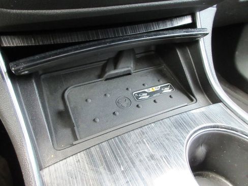 Used 2016 Chevrolet Impala LTZ w/ Enhanced Convenience Package image 29