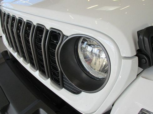 Used 2024 Jeep Wrangler Sport S w/ Convenience Group image 11