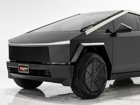 Used 2024 Tesla Cybertruck AWD Crew Cab image 2