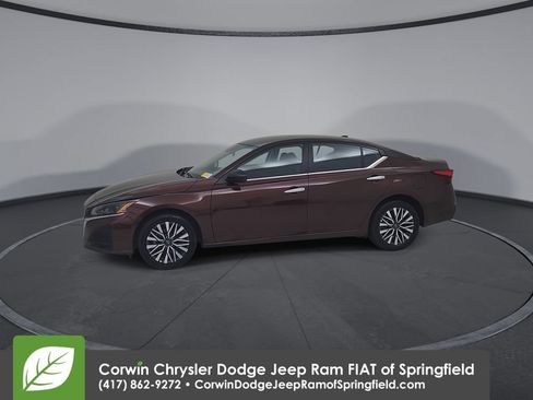 Used 2025 Nissan Altima 2.5 SV AWD/4WD image 8