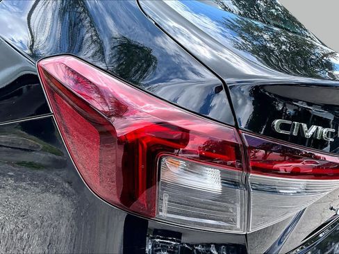 Used 2023 Honda Civic Sport image 29