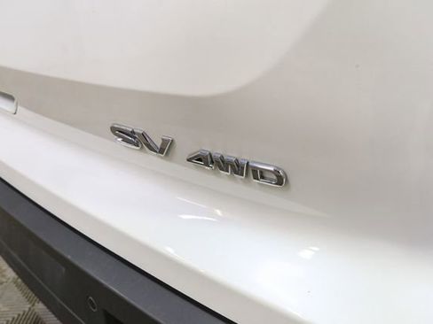 Used 2024 Nissan Pathfinder SV image 9