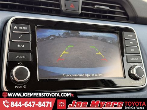 Used 2025 Nissan Versa SV image 18