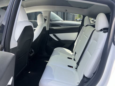 Used 2022 Tesla Model Y Performance image 28