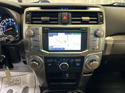 Used 2018 Toyota 4Runner SR5 Premium image 6