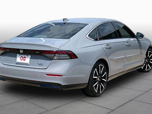 Used 2024 Honda Accord Touring image 12