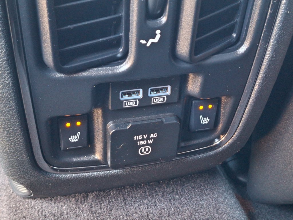Used 2018 Jeep Grand Cherokee Limited AWD/4WD image 12