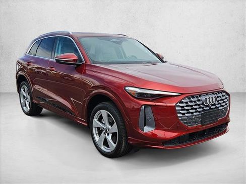 Used 2025 Audi Q5 Premium Plus w/ Premium Plus image 3