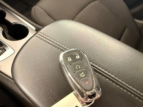 Used 2022 Chevrolet Malibu LT FWD image 39