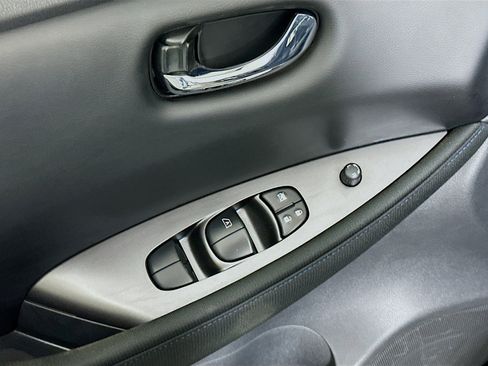 Used 2023 Nissan Leaf S image 15