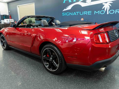 Used 2010 Ford Mustang GT RWD image 9