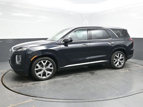 Used 2022 Hyundai Palisade Limited w/ Winter Package image 3