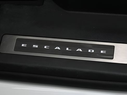Used 2023 Cadillac Escalade Sport Platinum AWD/4WD image 33