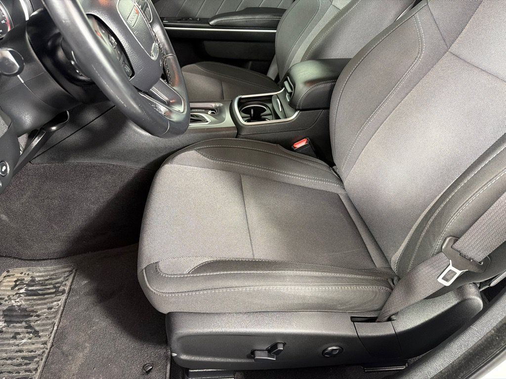 Used 2019 Dodge Charger SXT RWD image 12