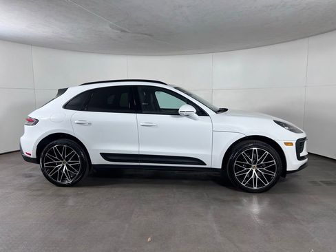 Certified 2026 Porsche Macan AWD/4WD image 8