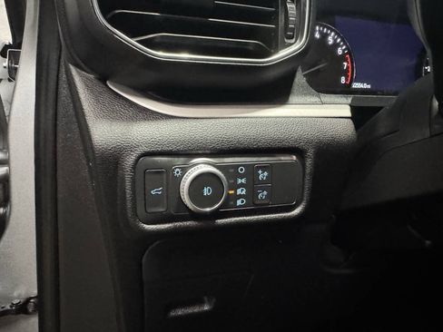 Used 2022 Ford Explorer XLT w/ Equipment Group 202A AWD/4WD image 10