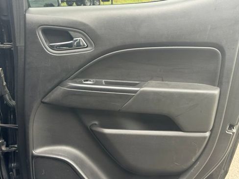 Used 2018 Chevrolet Colorado LT AWD/4WD image 25
