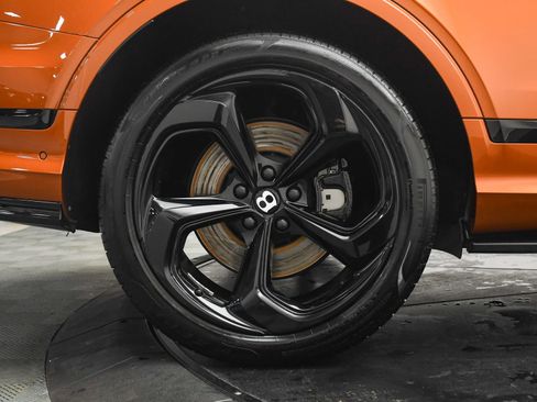 Certified 2022 Bentley Bentayga image 33