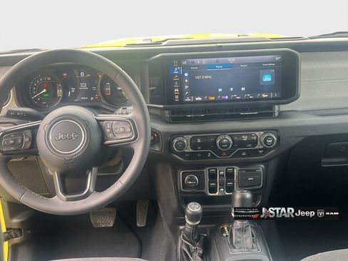 Used 2024 Jeep Wrangler Unlimited AWD/4WD image 8