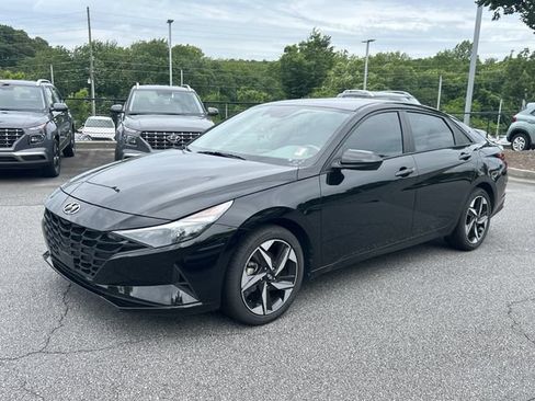 Certified 2023 Hyundai Elantra SEL w/ Convenience Package FWD image 3