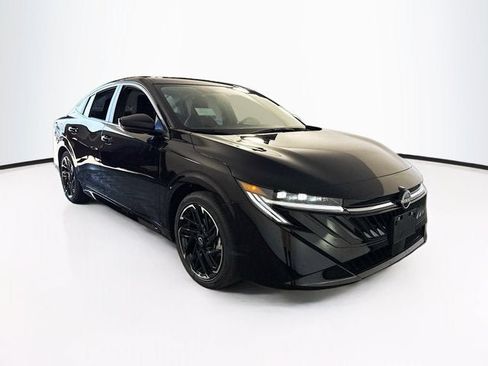New 2026 Nissan Sentra SR FWD image 3