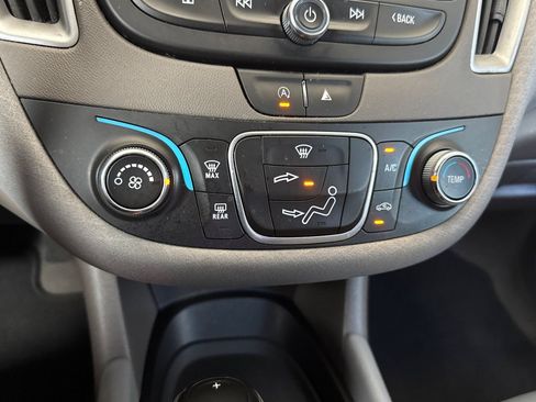 Used 2020 Chevrolet Malibu LS FWD image 26