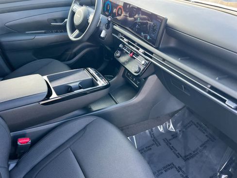 New 2026 Hyundai Tucson Blue SE image 16