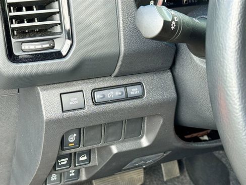 Used 2024 Nissan Frontier PRO-4X w/ Technology Package image 10