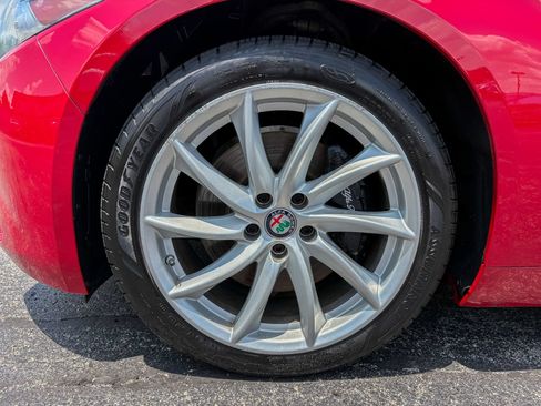 Used 2019 Alfa Romeo Giulia AWD image 36