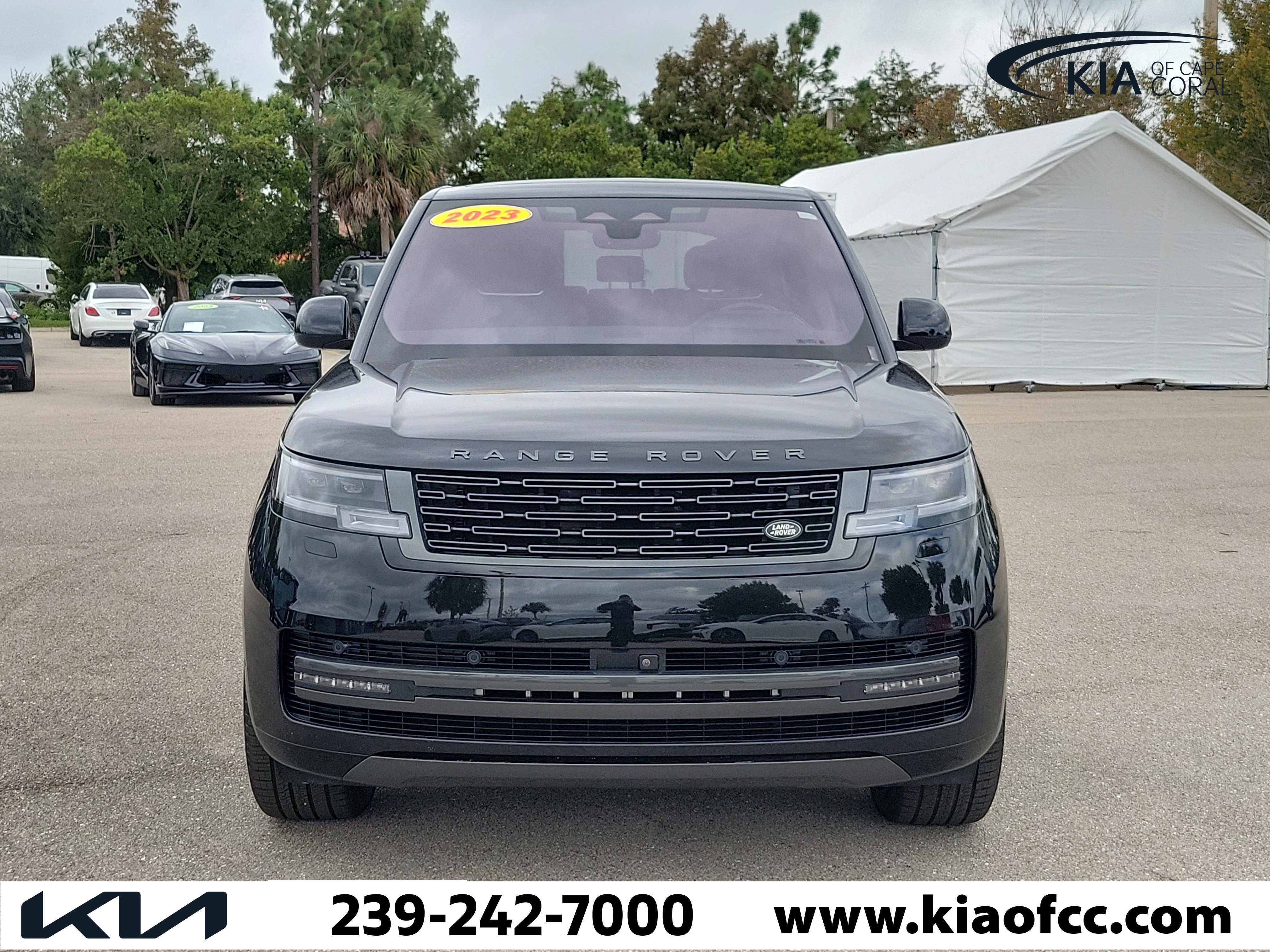 Used 2023 Land Rover Range Rover SE AWD/4WD image 2