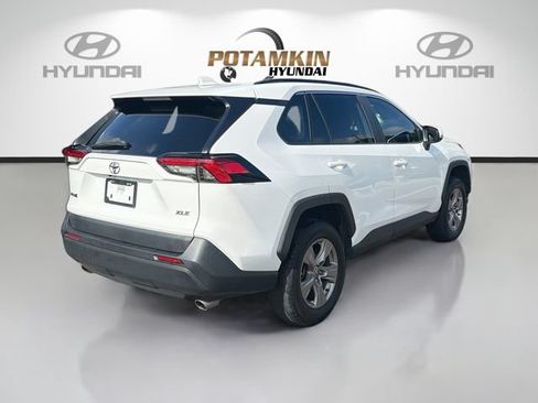 Used 2023 Toyota RAV4 XLE w/ Convenience Package FWD image 5