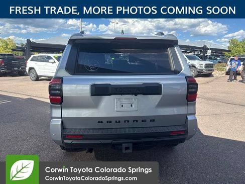 Used 2025 Toyota 4Runner TRD Off-Road Premium AWD/4WD image 5