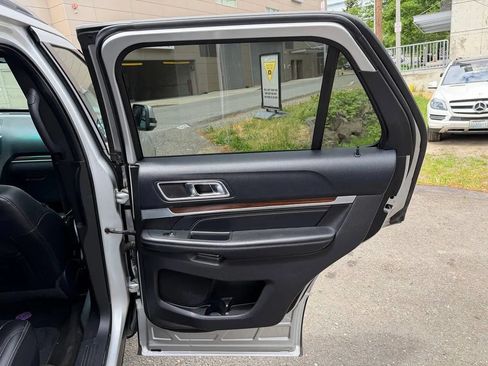Used 2016 Ford Explorer Limited AWD/4WD image 41