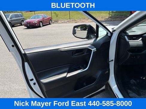 Used 2022 Toyota RAV4 LE AWD/4WD image 25