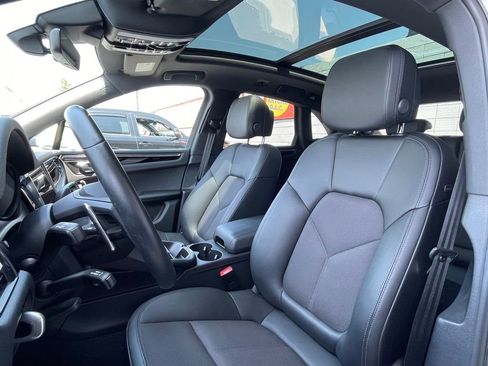 Used 2023 Porsche Macan AWD/4WD image 23