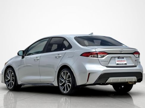 Used 2021 Toyota Corolla SE FWD image 3