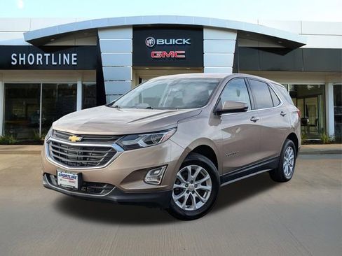 Used 2019 Chevrolet Equinox LT w/ Driver Convenience Package image 4