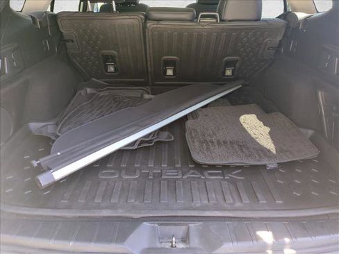 Certified 2022 Subaru Outback Limited image 6