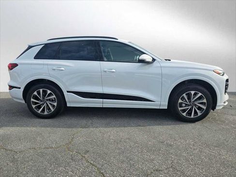 New 2025 Audi Q6 e-tron Premium image 2