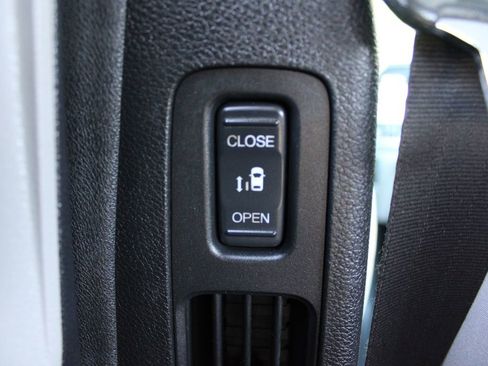 Used 2019 Honda Odyssey EX image 16