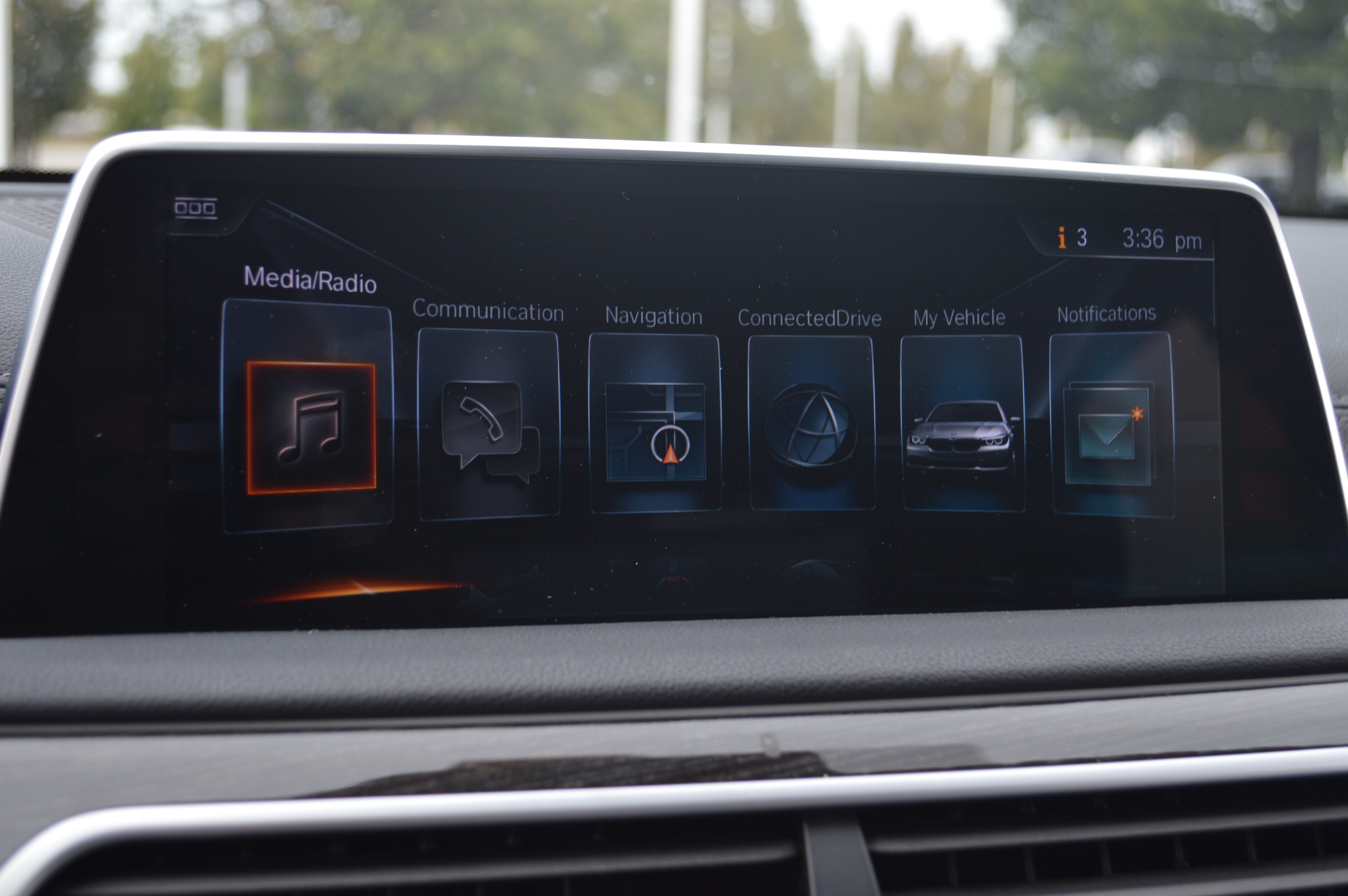 Used 2017 BMW 740i RWD image 15