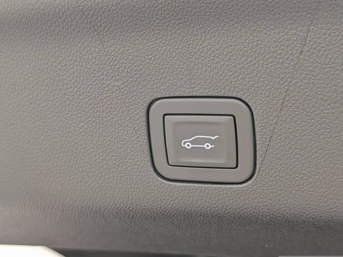New 2026 GMC Yukon XL AT4 w/ AT4 Premium Package AWD/4WD image 31