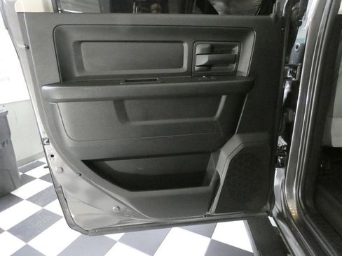 Used 2019 RAM 1500 Express w/ Express Value Package AWD/4WD image 10