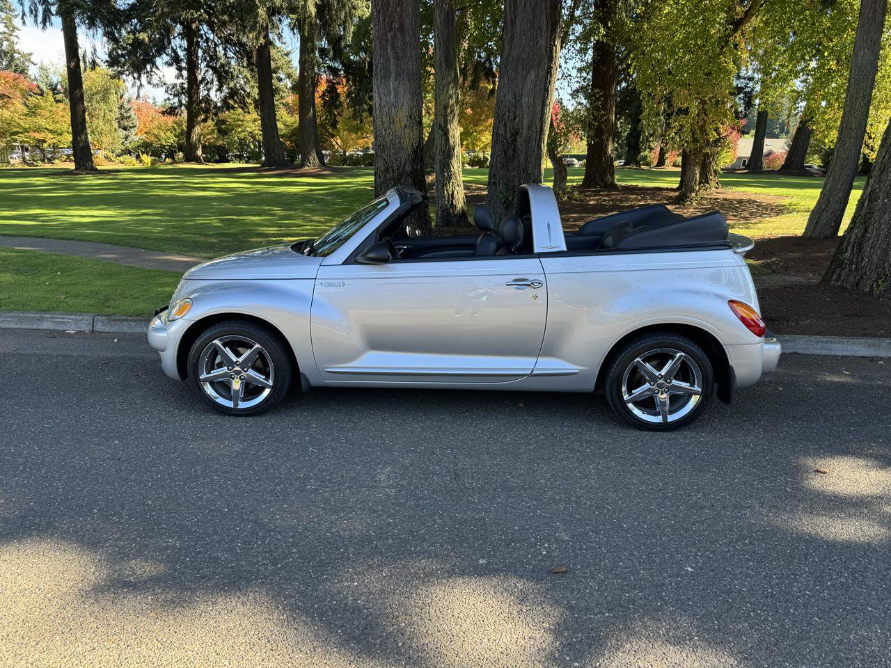 Used 2005 Chrysler PT Cruiser GT FWD image 2
