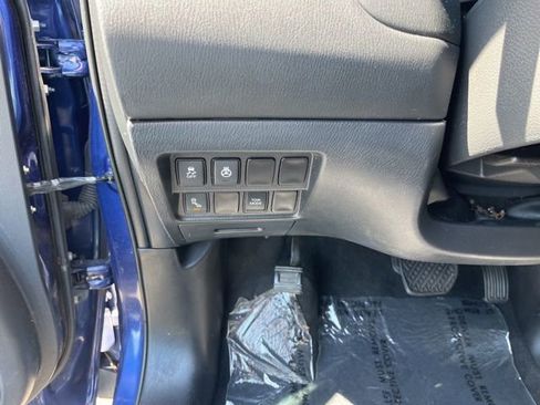 Used 2017 Nissan Pathfinder SV w/ SV Tech Package FWD image 33