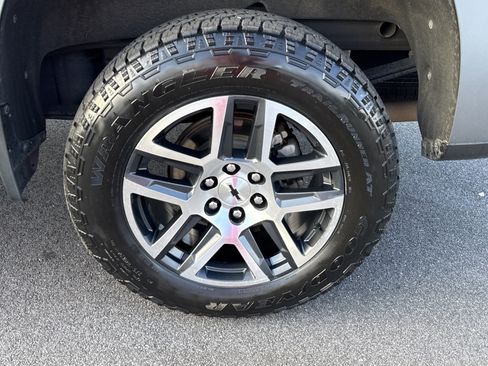 Used 2020 Chevrolet Silverado 1500 LT Trail Boss image 20