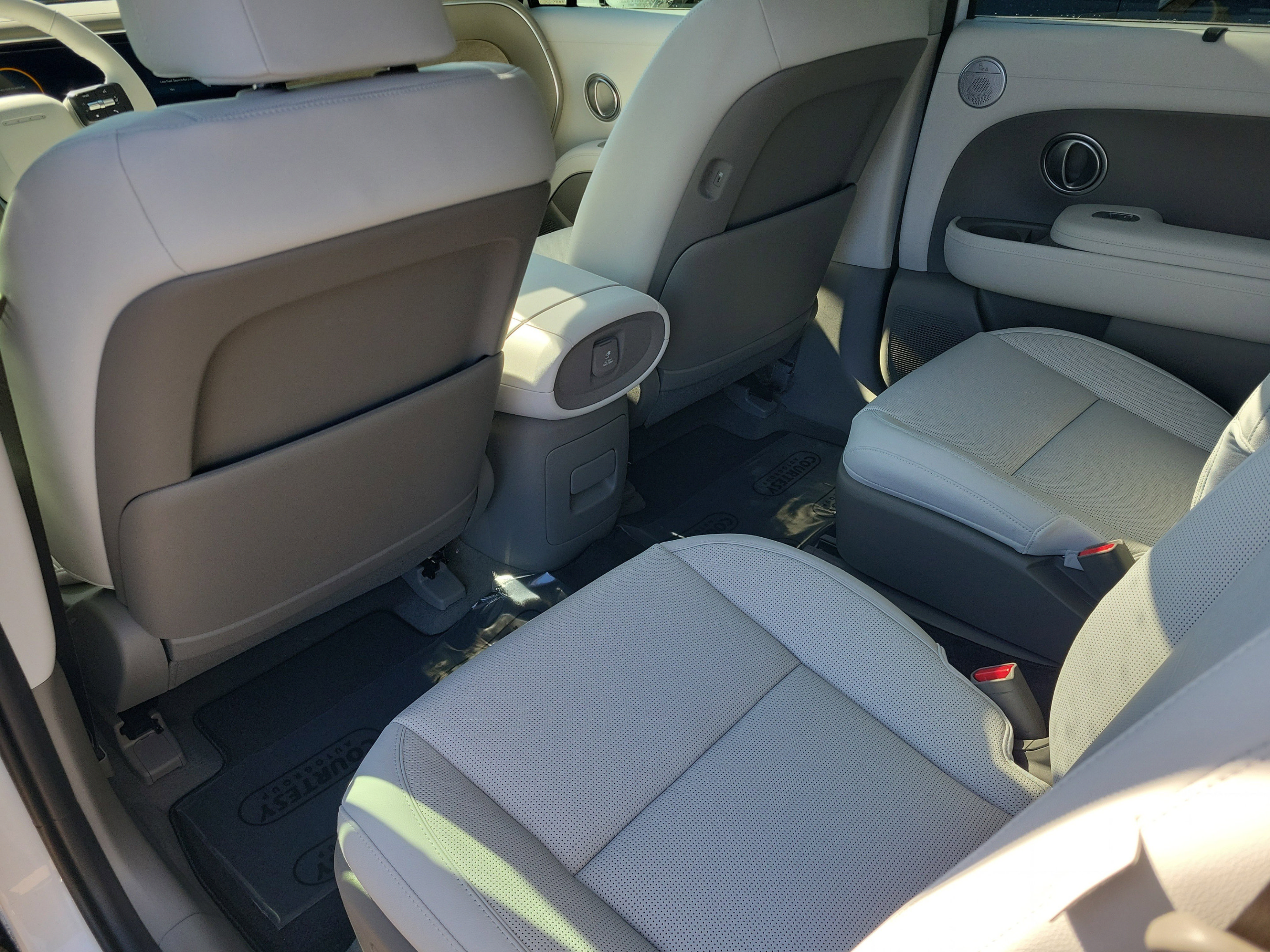 Certified 2026 Hyundai Palisade Limited FWD image 8
