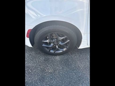 Used 2019 Chrysler Pacifica Touring-L Plus w/ Advanced Safetytec Group FWD image 19