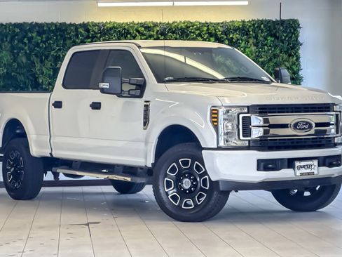 Used 2018 Ford F250 XL w/ Power Equipment Group AWD/4WD image 2