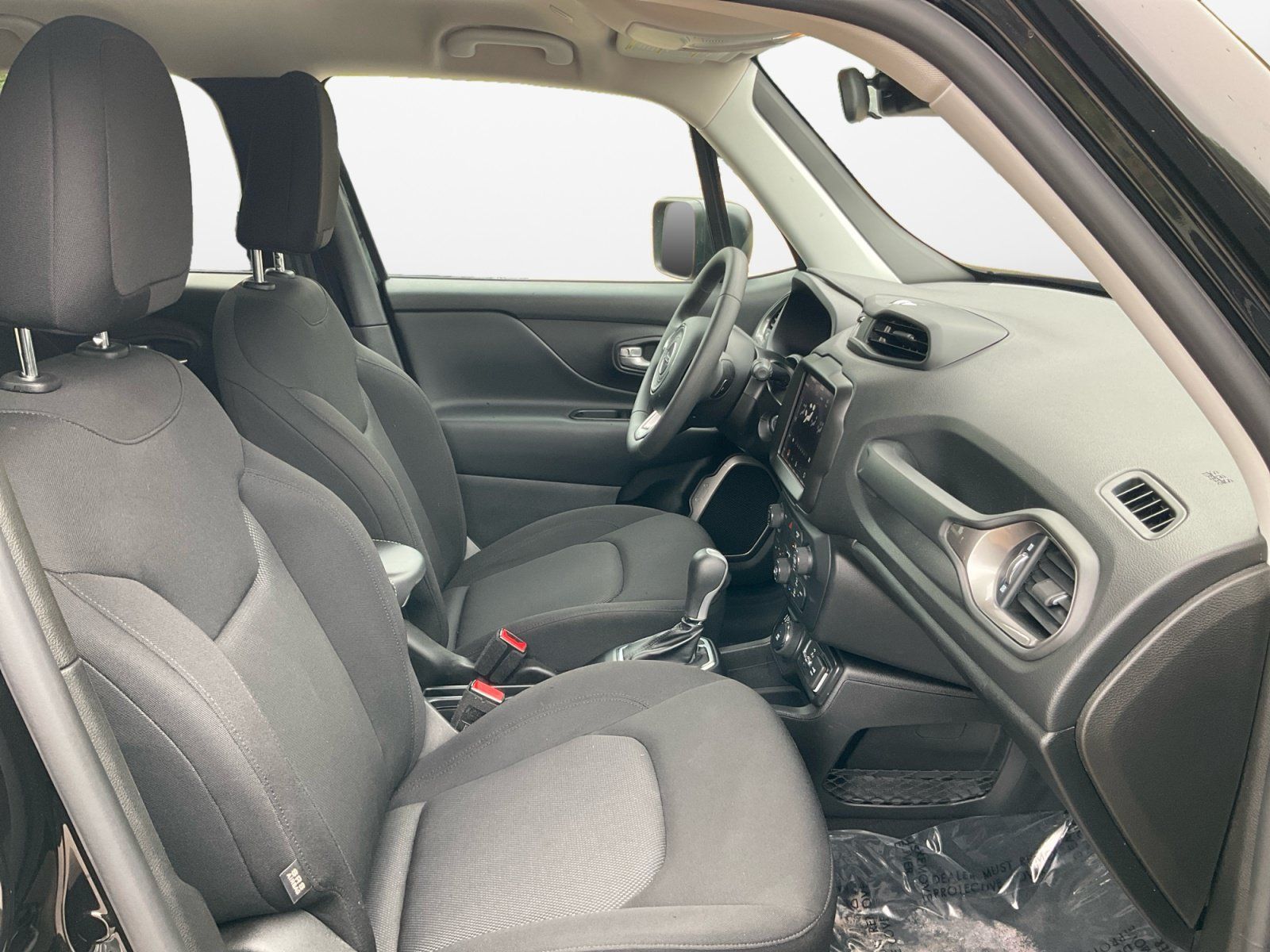 Used 2023 Jeep Renegade Latitude AWD/4WD image 17